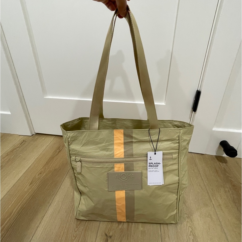 ALOHA Collection Go-To Tote Le Voyageur